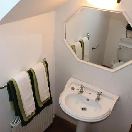 Moynure House Boutique & Separate Two Bedroom Oda ve Kahvaltı 4*