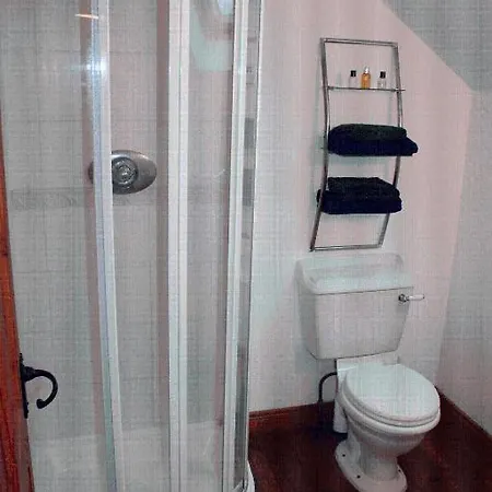 Oda ve Kahvaltı Moynure House Boutique & Separate Two Bedroom Athlone